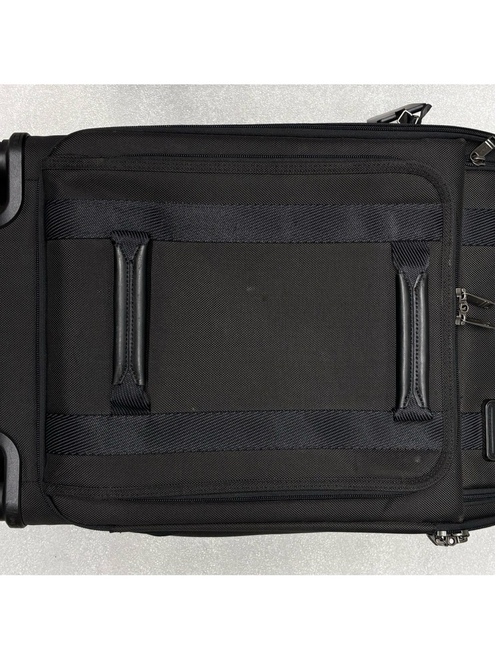 Tumi Merge 22-Inch International
Dual Access 4-Wheel Carry-On in Black - Picture 5 of 12